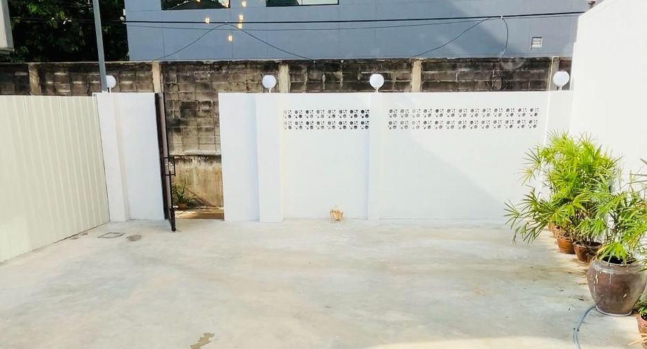 For sale 1 bed house in Sathon, Bangkok