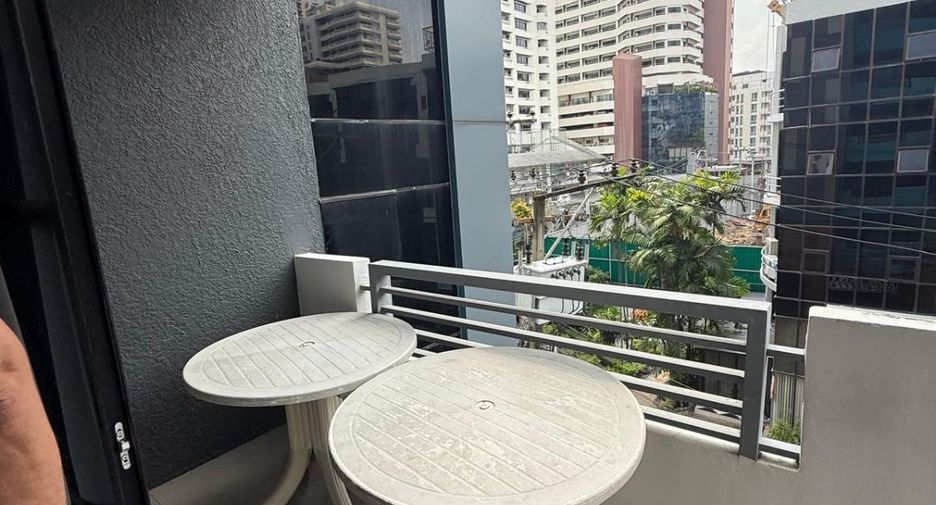 For sale 5 bedrooms retail Space in Watthana, Bangkok
