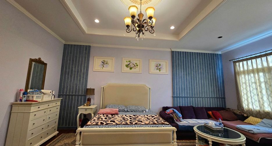 For sale 5 bedrooms house in Mueang Chon Buri, Chonburi