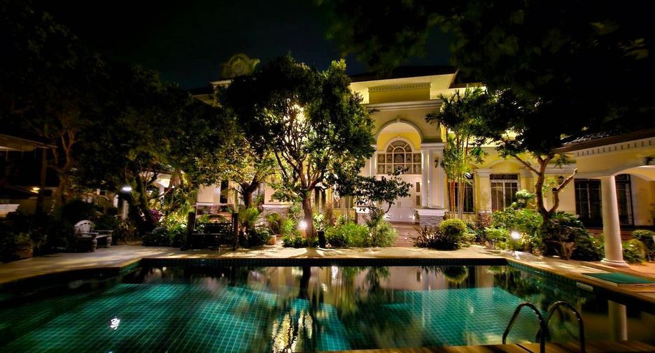 For sale 5 bedrooms house in Mueang Chon Buri, Chonburi