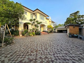 For sale 5 bedrooms house in Mueang Chon Buri, Chonburi