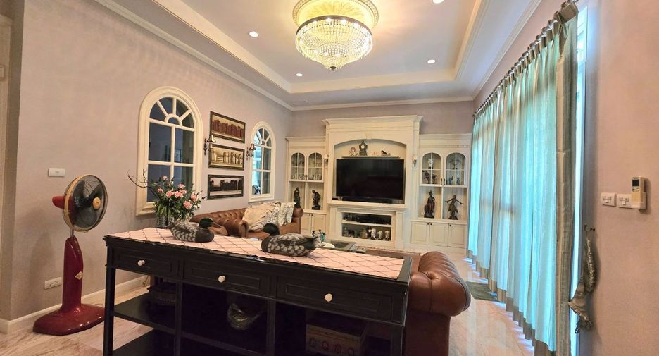 For sale 5 bedrooms house in Mueang Chon Buri, Chonburi