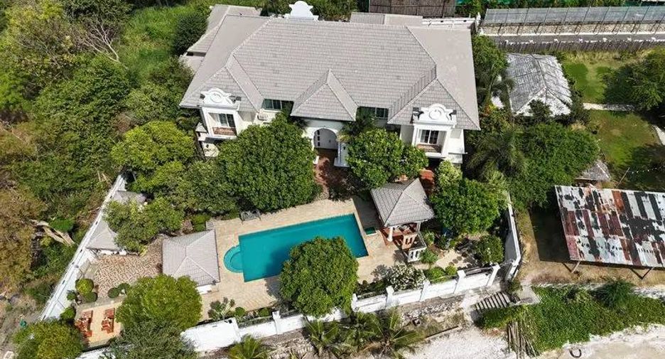 For sale 5 bedrooms house in Mueang Chon Buri, Chonburi