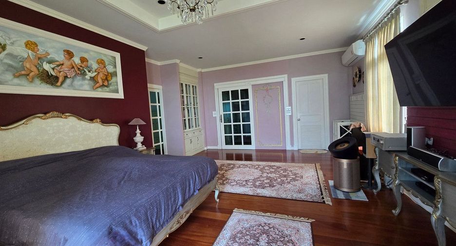 For sale 5 bedrooms house in Mueang Chon Buri, Chonburi