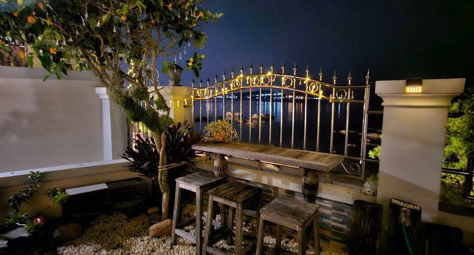 For sale 5 bedrooms house in Mueang Chon Buri, Chonburi