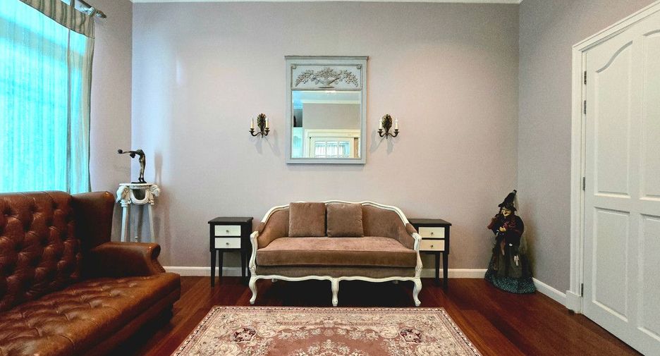 For sale 5 bedrooms house in Mueang Chon Buri, Chonburi