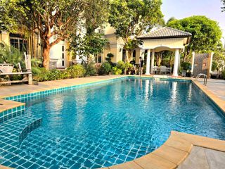 For sale 5 bedrooms house in Mueang Chon Buri, Chonburi