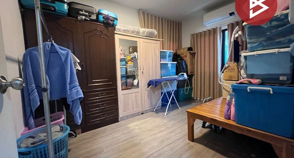 For sale 4 bedrooms townhouse in Lat Lum Kaeo, Pathum Thani