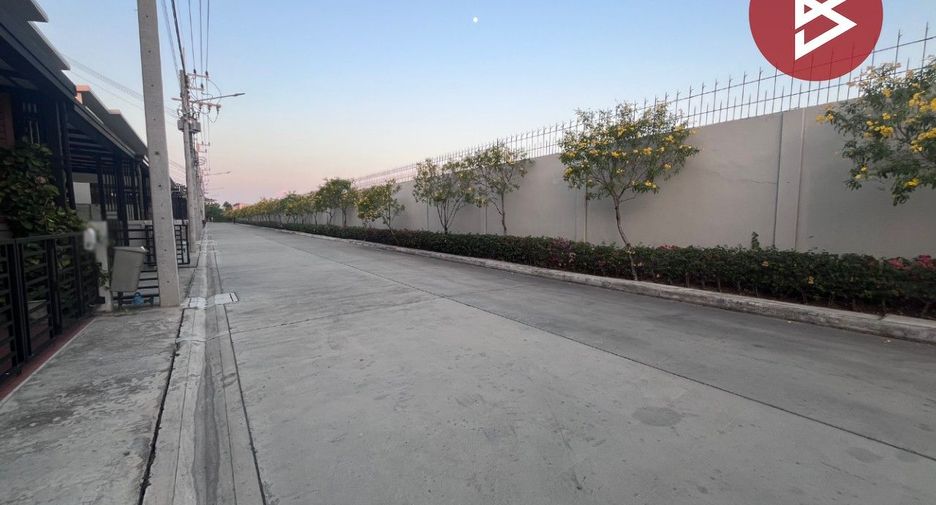 For sale 4 bedrooms townhouse in Lat Lum Kaeo, Pathum Thani