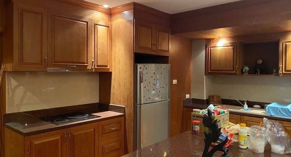 For sale 2 bedrooms condo in Pratumnak, Pattaya