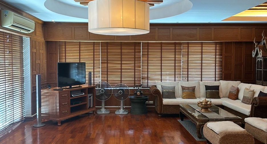 For sale 2 bedrooms condo in Pratumnak, Pattaya