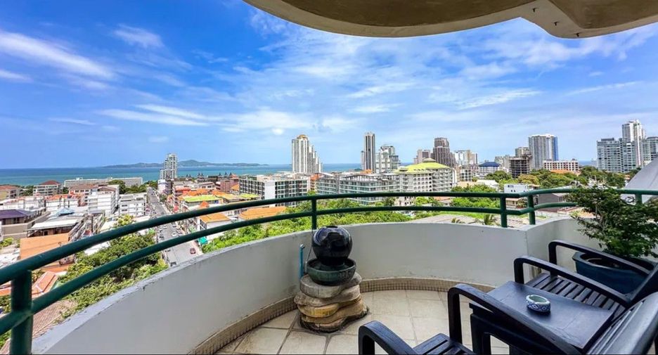 For sale 2 bedrooms condo in Pratumnak, Pattaya