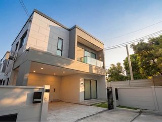 À louer et à vendre 3 chambres maison à Bang Phli, Samut Prakan