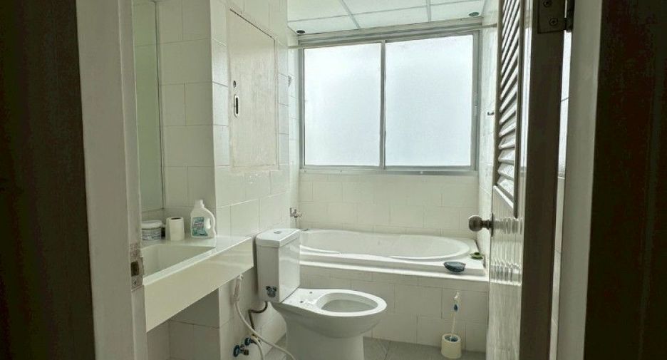 For sale 2 ベッドルーム condo in Khlong San, Bangkok