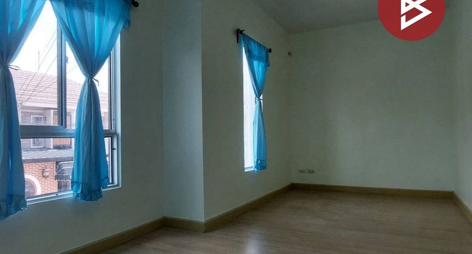 For sale 3 bedrooms townhouse in Mueang Samut Prakan, Samut Prakan