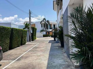 Haus zum Kauf mit 7 Zimmer in Bang Lamung, Chonburi