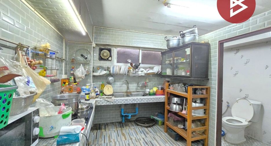 For sale 5 bedrooms retail Space in Phra Samut Chedi, Samut Prakan