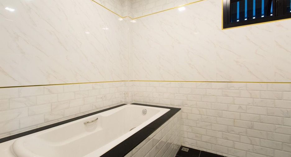 À vendre 3 chambres villa à Bang Lamung, Chonburi