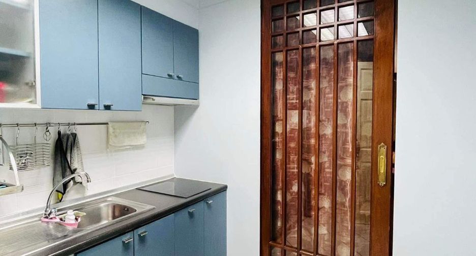Wohnung zur Miete mit 1 Zimmer in Yan Nawa, Bangkok