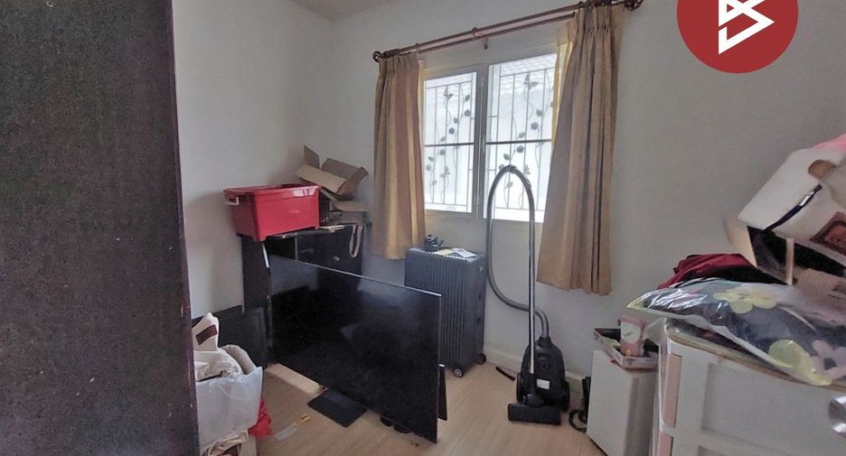 Casa adosada en venta de 3 habitaciones en Bang Khun Thian, Bangkok