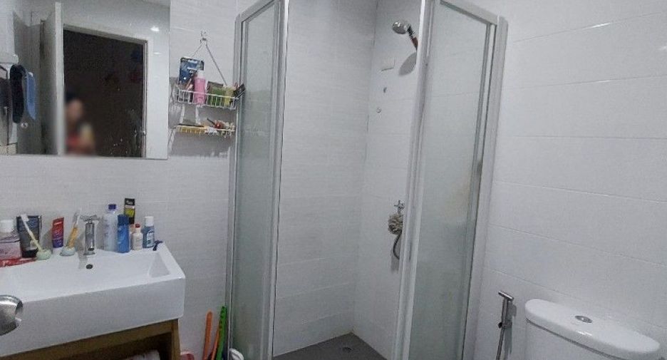 Casa adosada en venta de 3 habitaciones en Bang Khun Thian, Bangkok
