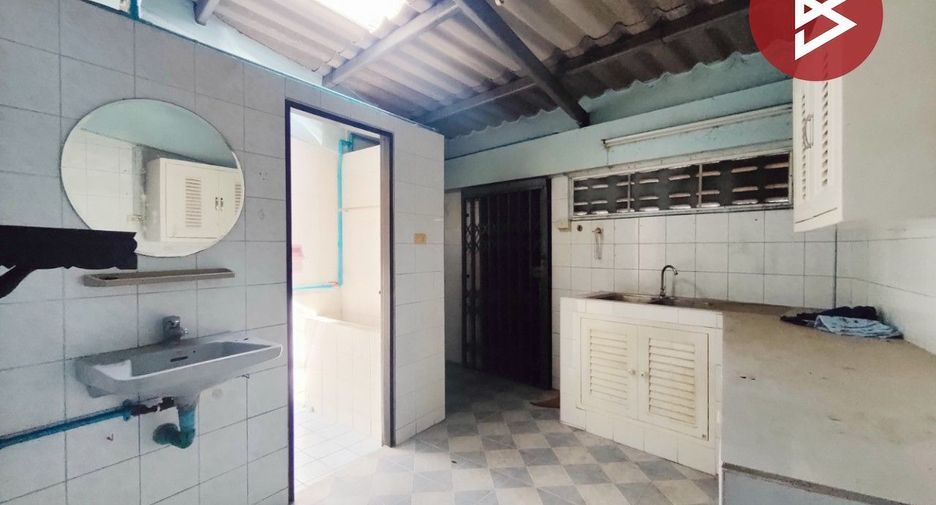 For sale 3 bedrooms retail Space in Thon Buri, Bangkok