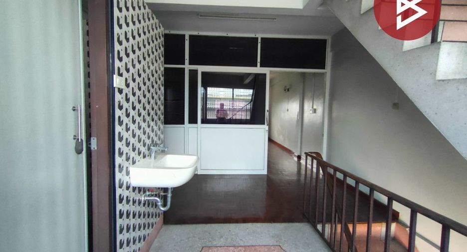 For sale 3 bedrooms retail Space in Thon Buri, Bangkok