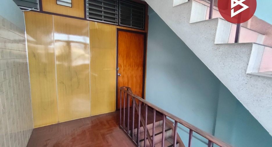 For sale 3 bedrooms retail Space in Thon Buri, Bangkok