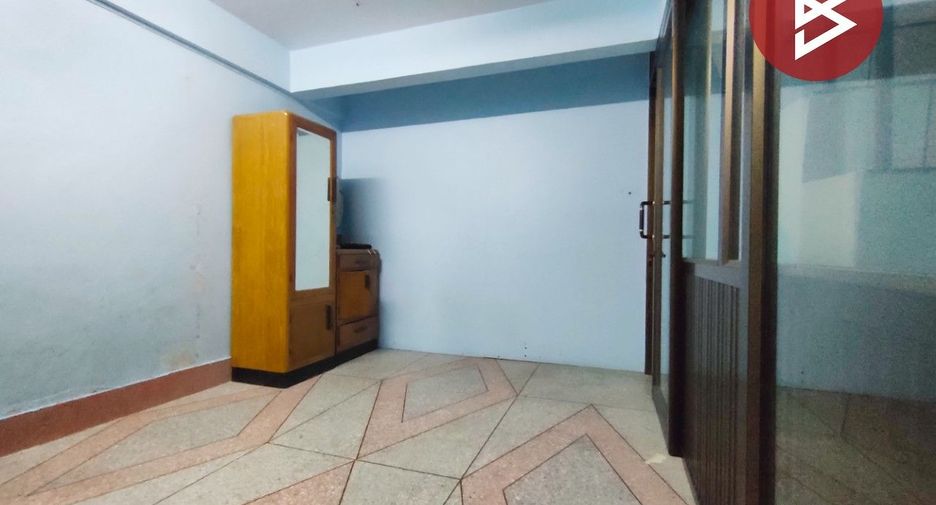 For sale 3 bedrooms retail Space in Thon Buri, Bangkok