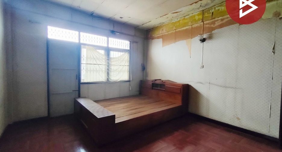 For sale 3 bedrooms retail Space in Thon Buri, Bangkok