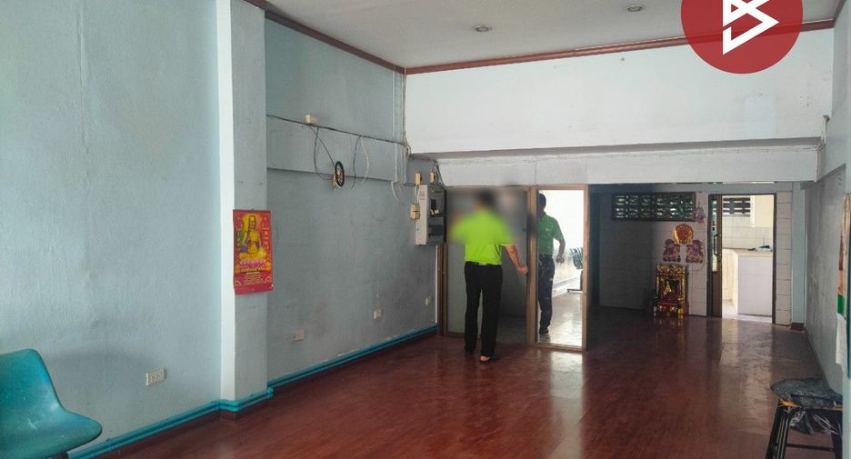 For sale 3 bedrooms retail Space in Thon Buri, Bangkok