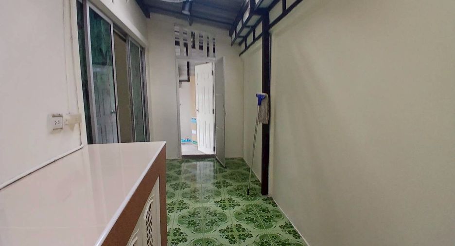 For rent 3 bedrooms townhouse in Pak Kret, Nonthaburi