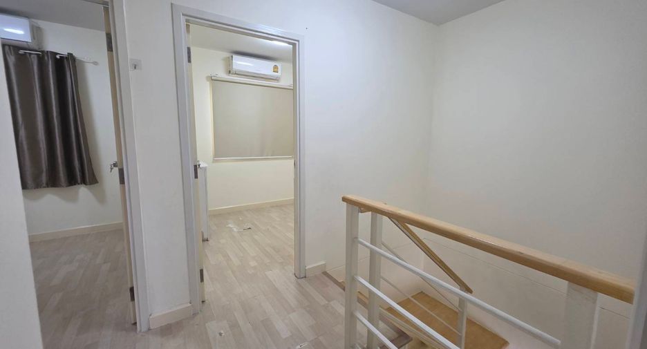For rent 3 bedrooms townhouse in Pak Kret, Nonthaburi