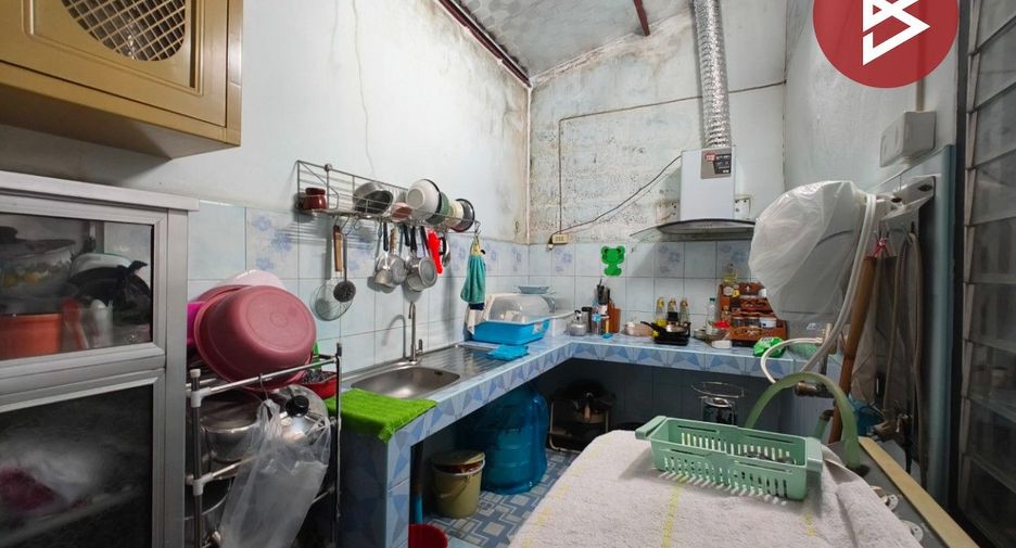 For sale 2 bedrooms townhouse in Mueang Samut Prakan, Samut Prakan