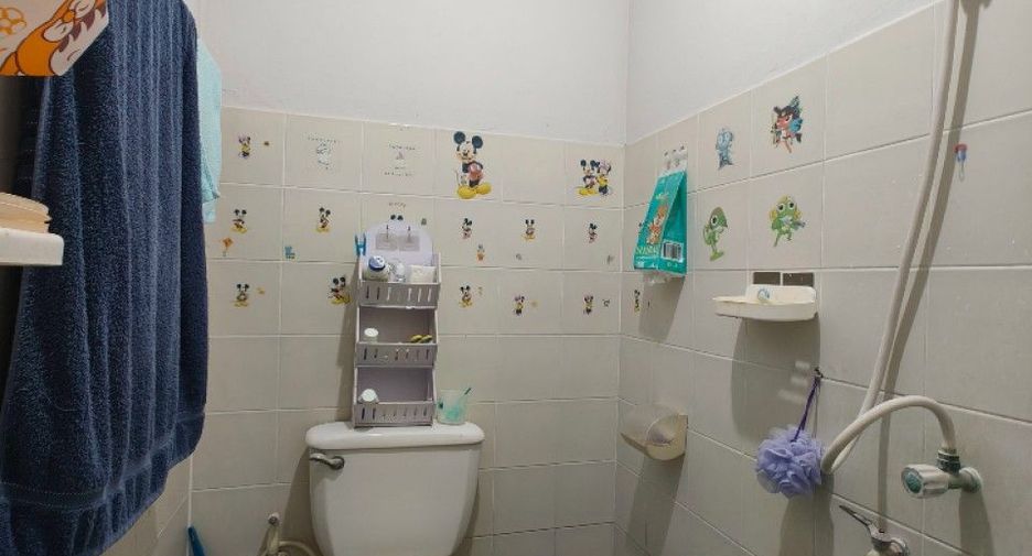 For sale 2 bedrooms townhouse in Mueang Samut Prakan, Samut Prakan