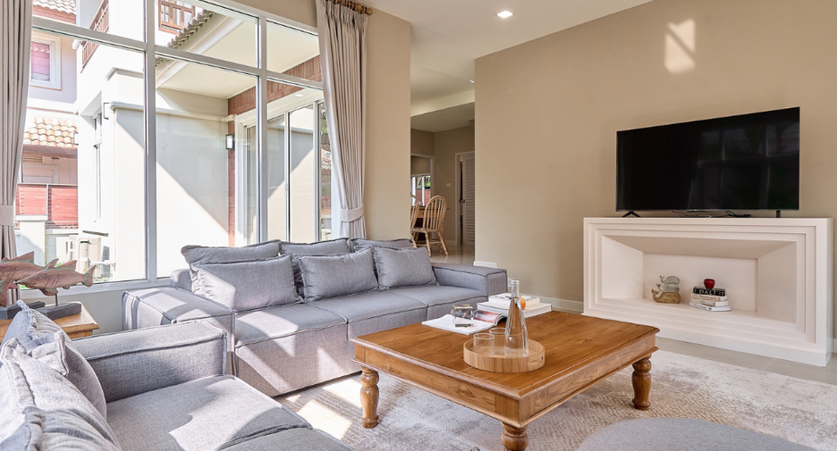 For sale 4 bedrooms house in Mueang Chiang Mai, Chiang Mai