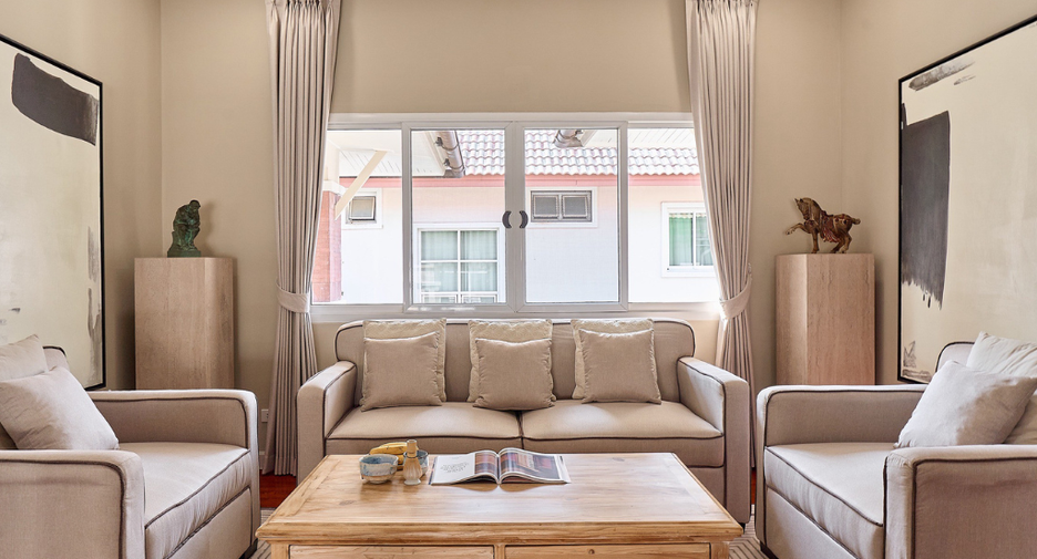 For sale 4 bedrooms house in Mueang Chiang Mai, Chiang Mai