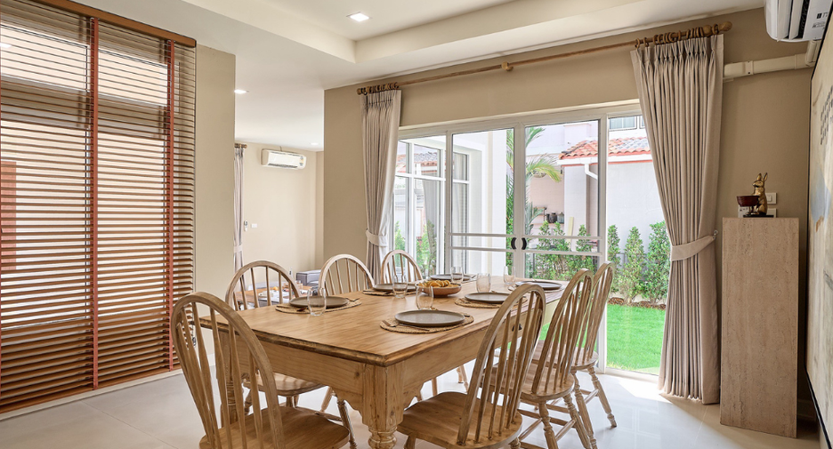 For sale 4 bedrooms house in Mueang Chiang Mai, Chiang Mai