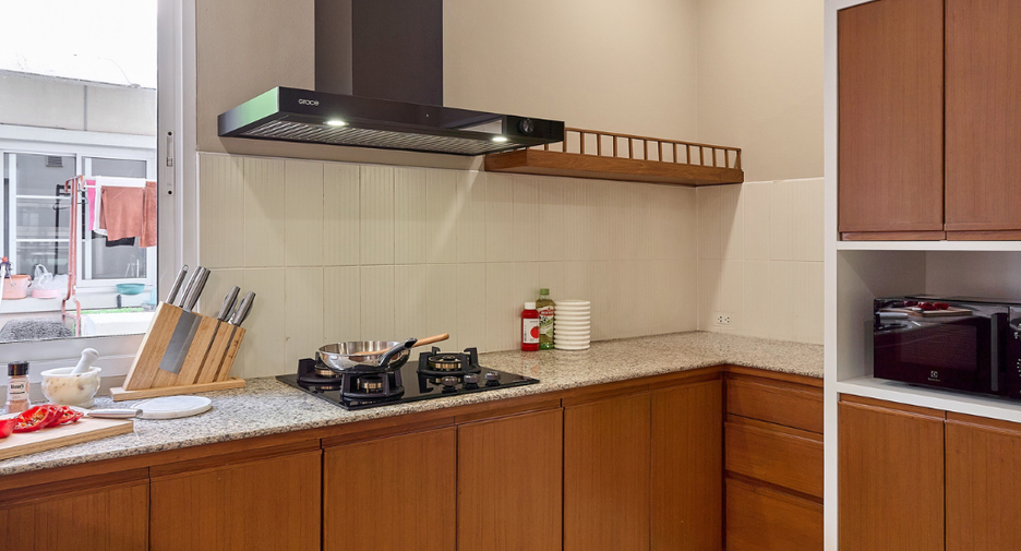 For sale 4 bedrooms house in Mueang Chiang Mai, Chiang Mai