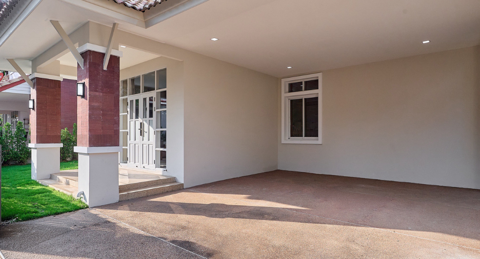 For sale 4 bedrooms house in Mueang Chiang Mai, Chiang Mai