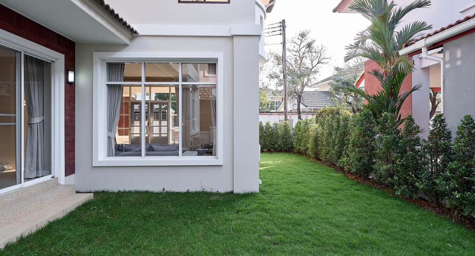 For sale 4 bedrooms house in Mueang Chiang Mai, Chiang Mai