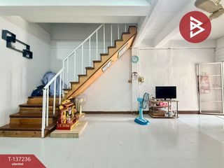 À vendre 2 chambres maison de ville à Sam Phran, Nakhon Pathom