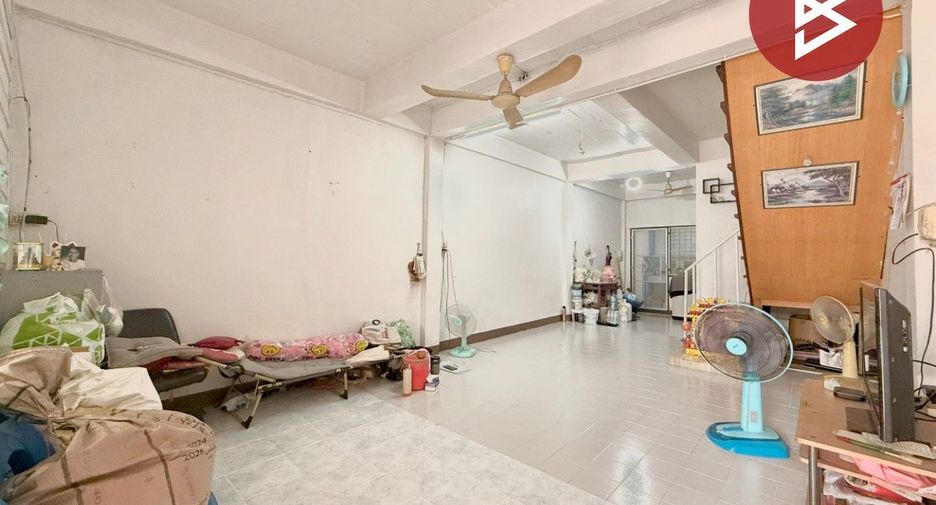 出售 2 卧室 联排别墅 在 Sam Phran, Nakhon Pathom