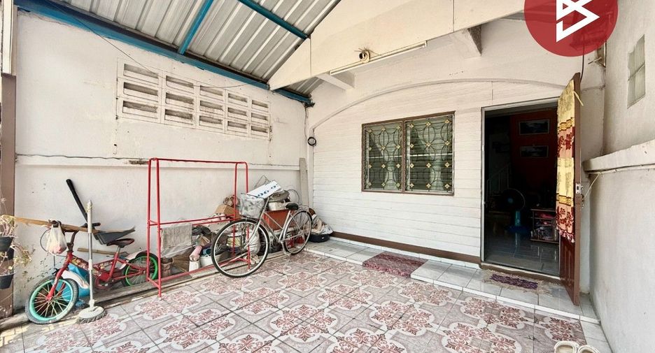 出售 2 卧室 联排别墅 在 Sam Phran, Nakhon Pathom
