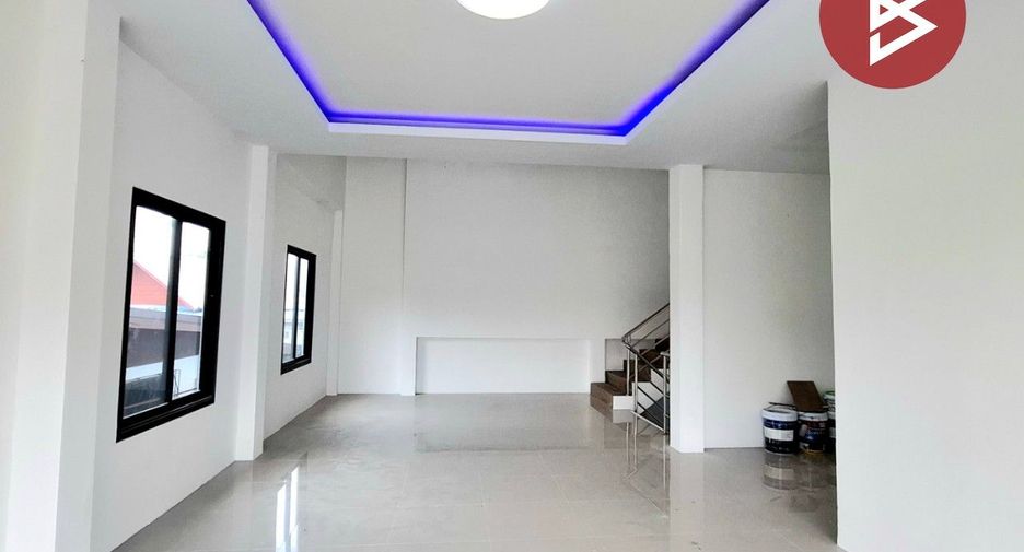 À vendre 3 chambres maison à Mueang Roi Et, Roi Et