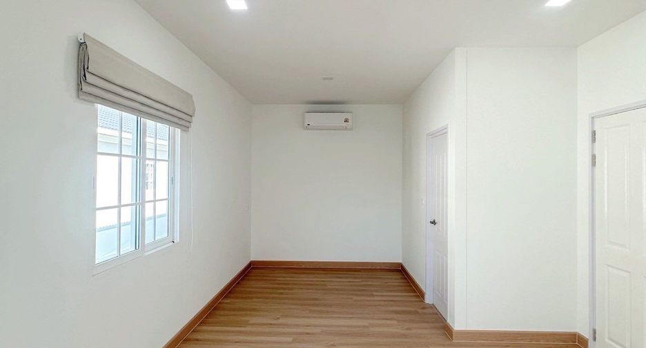 For rent 4 bedrooms house in Mueang Samut Prakan, Samut Prakan