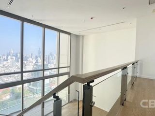 For sale 4 bedrooms condo in Khlong San, Bangkok