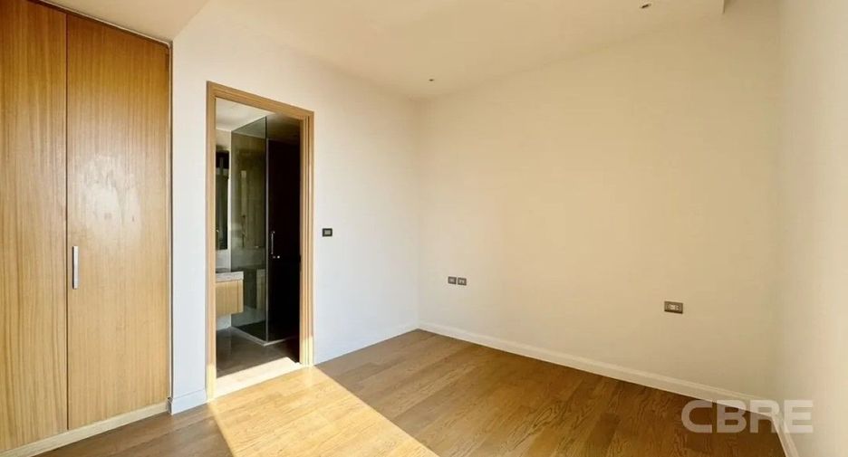 For sale 4 bedrooms condo in Khlong San, Bangkok