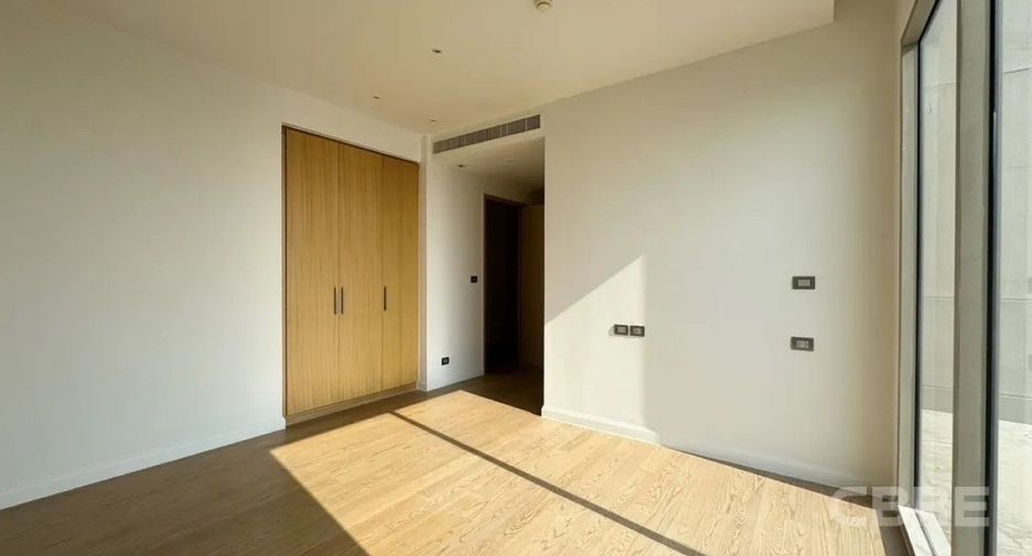 For sale 4 bedrooms condo in Khlong San, Bangkok