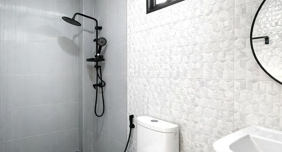 For sale 3 bedrooms house in Khlong Sam Wa, Bangkok